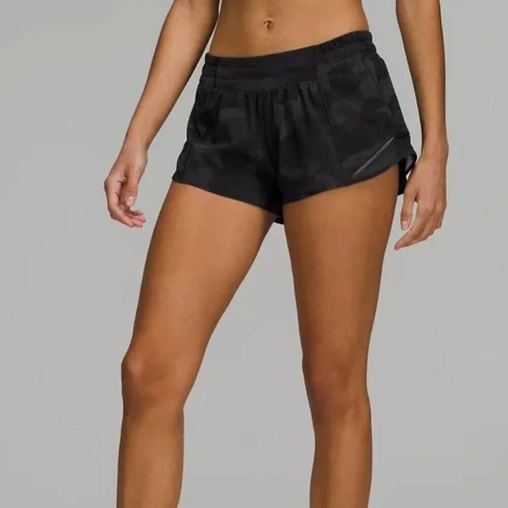 Lululemon Hotty Hot Low-Rise Lined Short 2.5" Camo - 2
